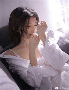 人妻满熟妇AV无码区国产-色情版巜护士日记
